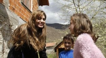 Джоли сыграет в Боснии