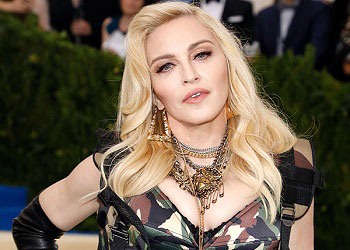 Мадонна с распущенными волосами
