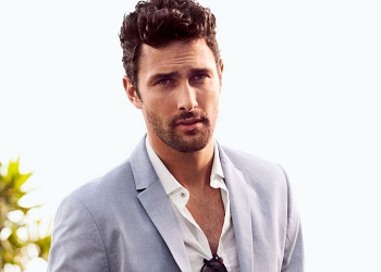 Noah Mills